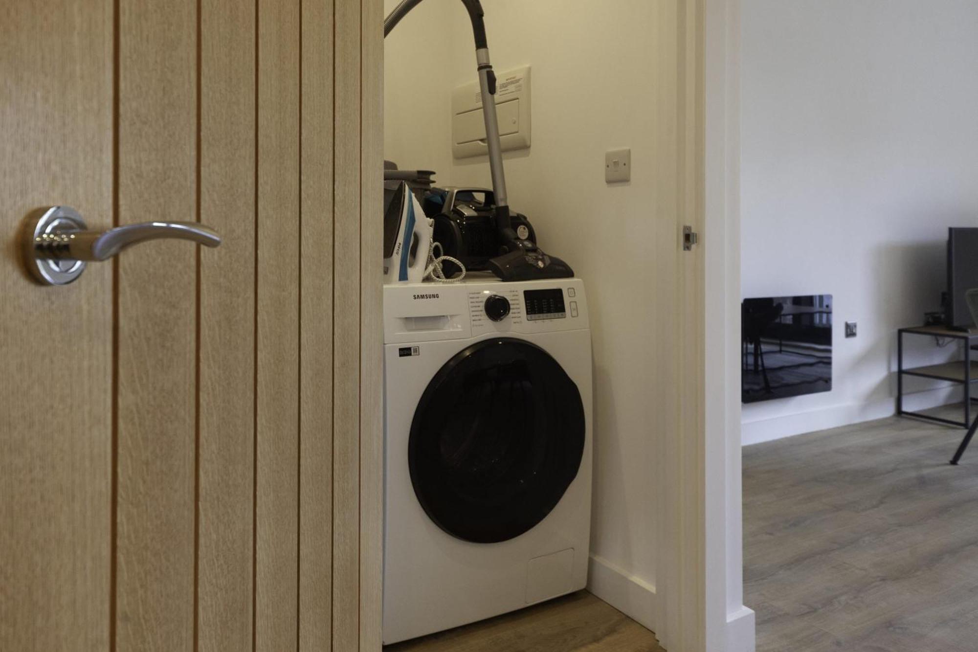 Lovely 2 Bedroom Apartment In Central Ashford Ashford  Bagian luar foto