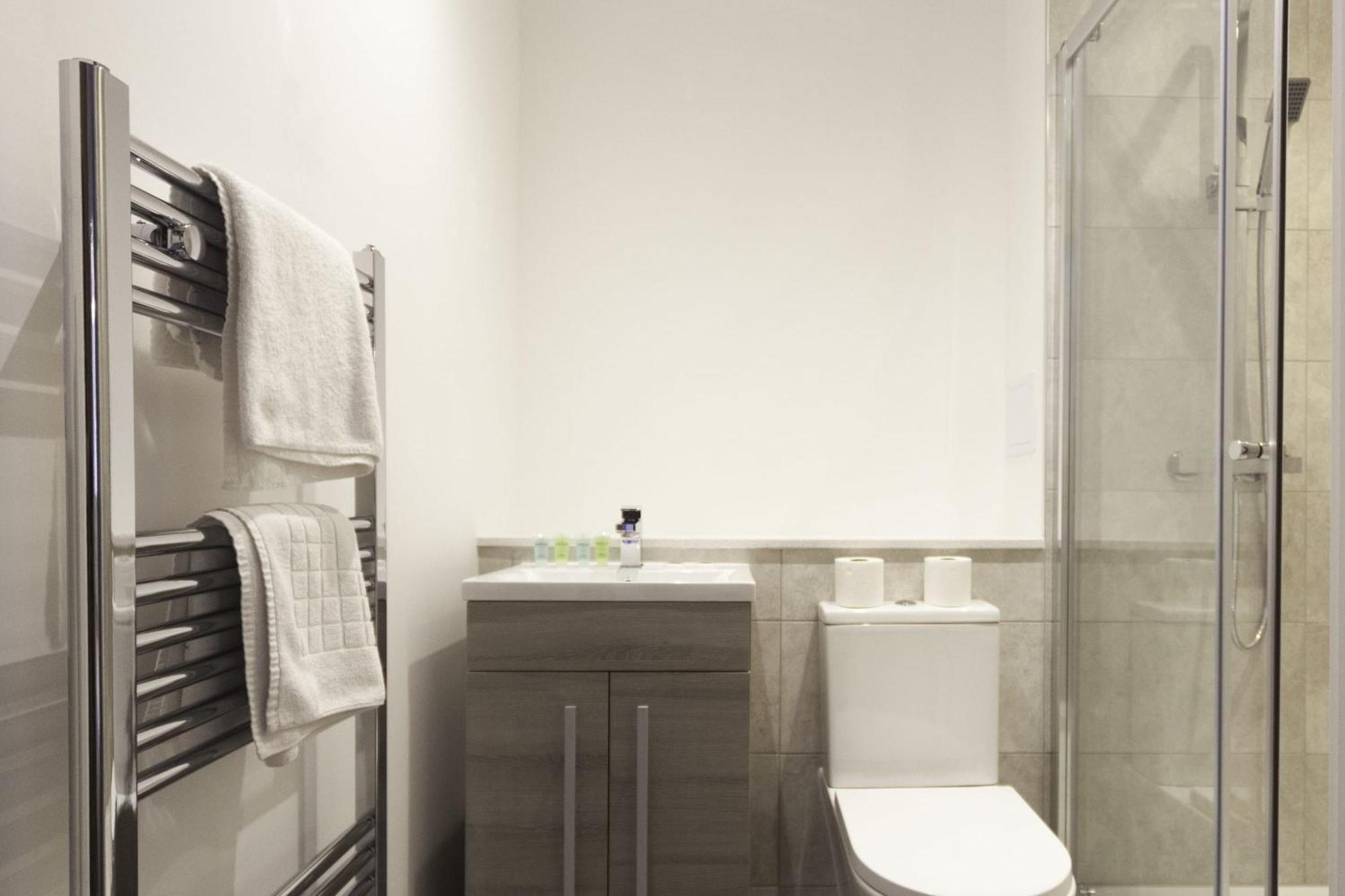 Lovely 2 Bedroom Apartment In Central Ashford Ashford  Bagian luar foto