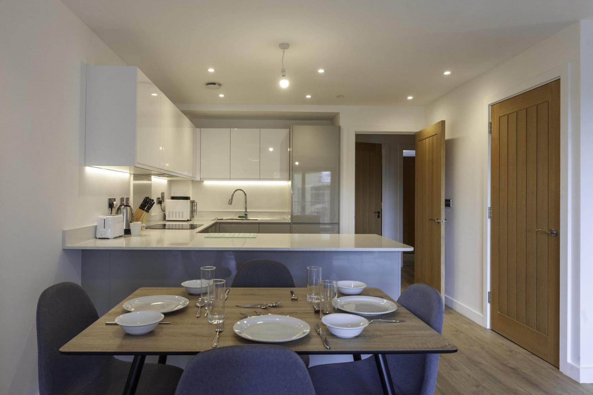 Lovely 2 Bedroom Apartment In Central Ashford Ashford  Bagian luar foto